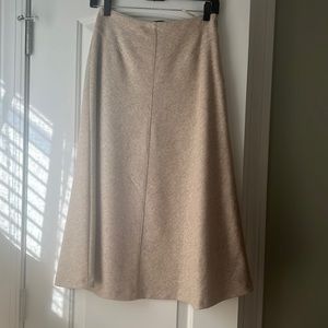 Skirt ***does not come with tag***